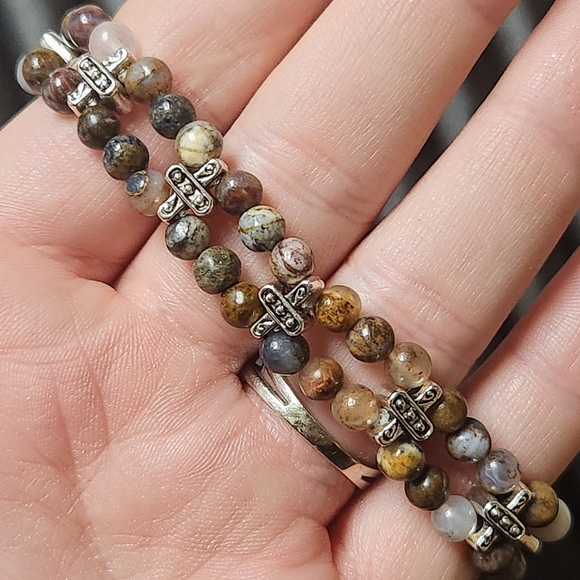 Phantom Garden Quartz Beaded Crystal Stretch Bracelet - Picture 2 of 6